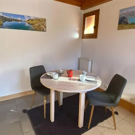 Apartment A Queige